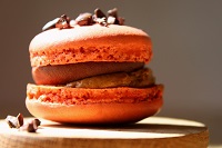             Croco choco coco (pâte sablée noisette, fondant noisette à la noix de coco, ganache chocolat noir, pralines de noisettes, grué de cacao)