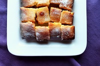             Caramel de saveurs (pâte brisée à la noisette, frangipane, mirabelles caramélisées au sirop d'érable, pépites de pralines)